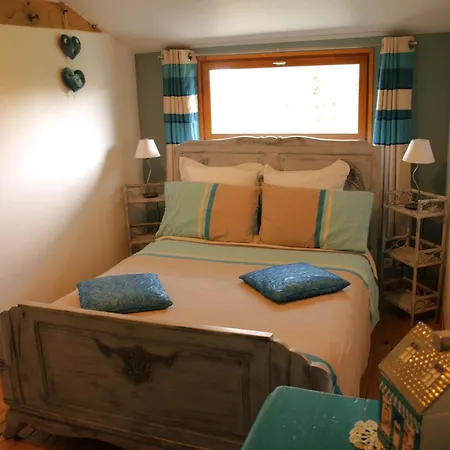 Acacia * Cherbonnieres (Charente-Maritime)